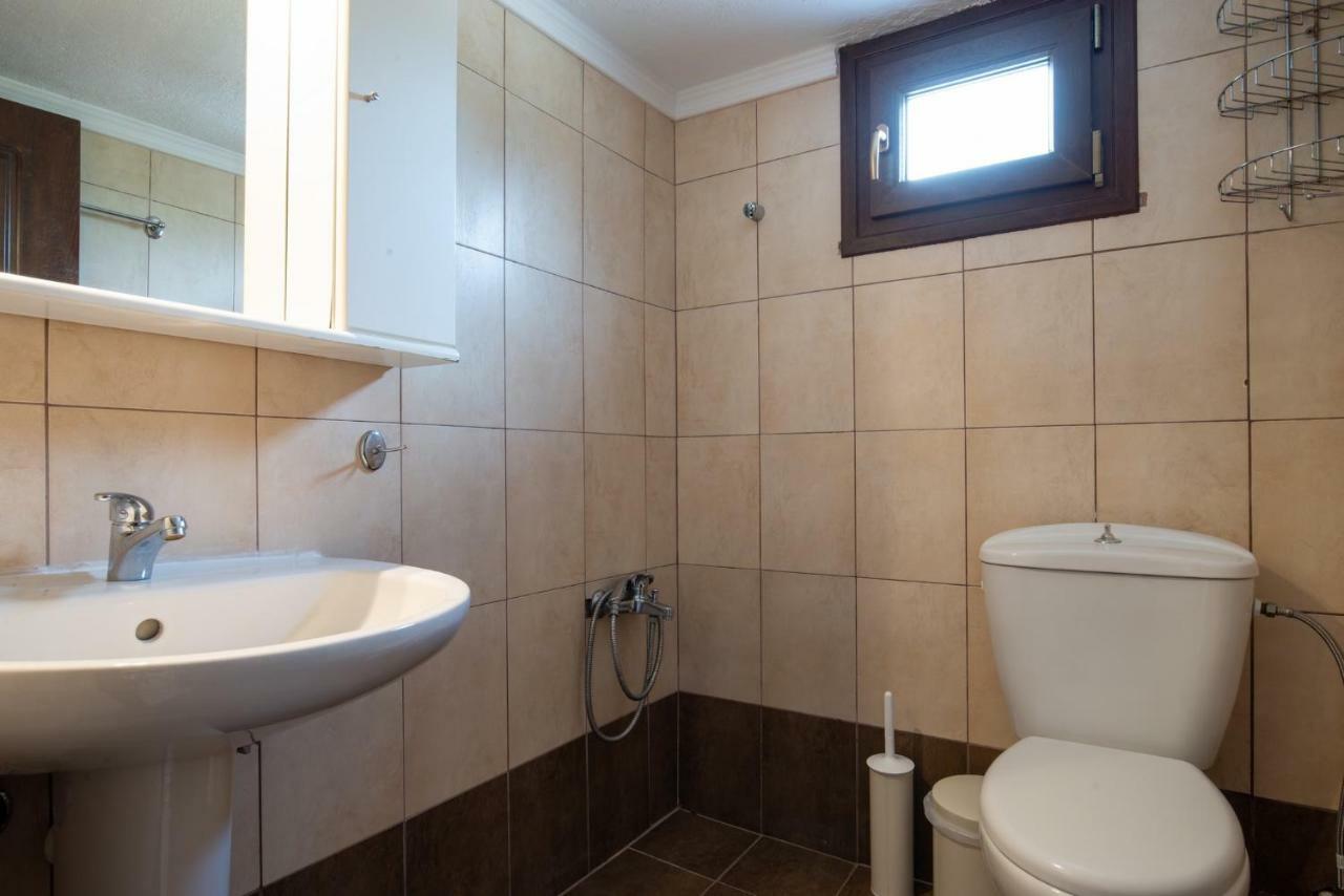 Nikola'S Apartments Торони Екстериор снимка