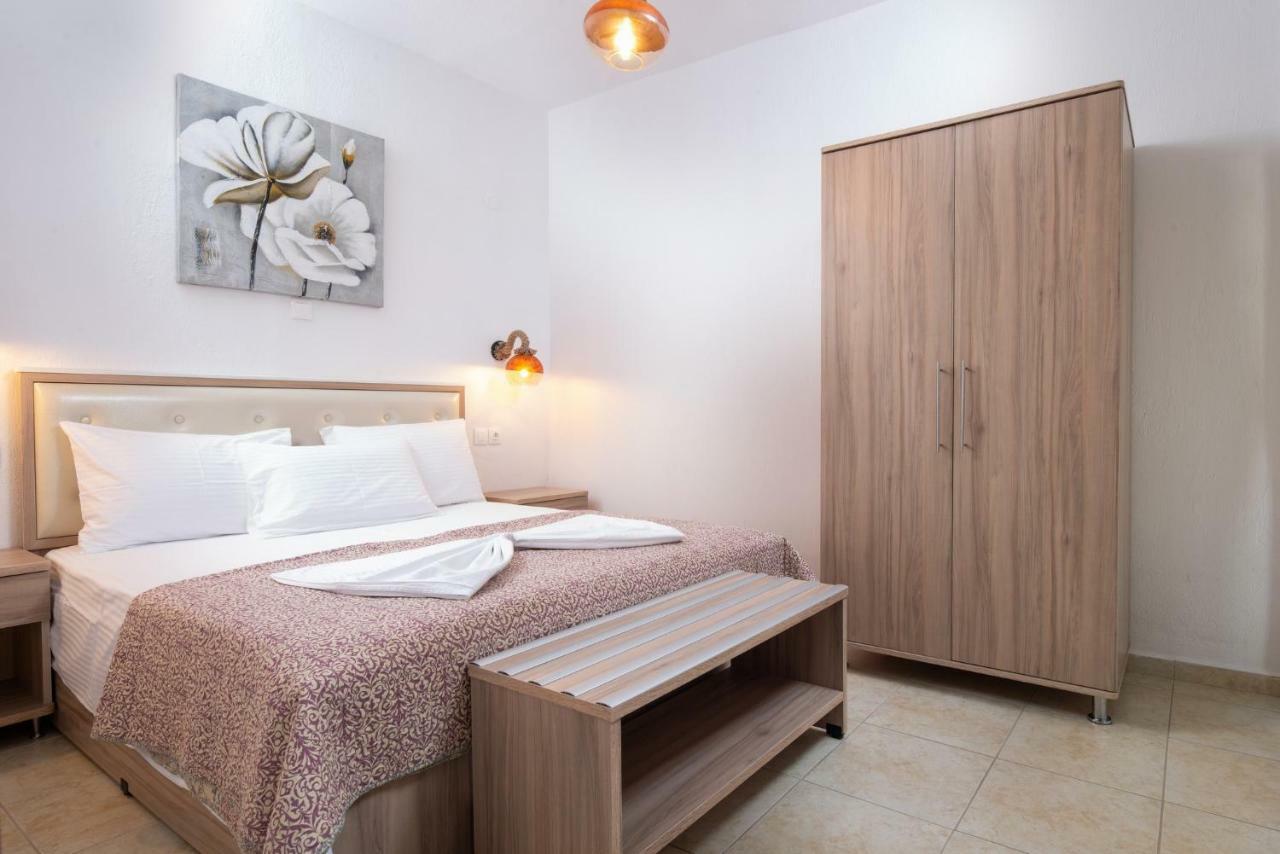 Nikola'S Apartments Торони Екстериор снимка