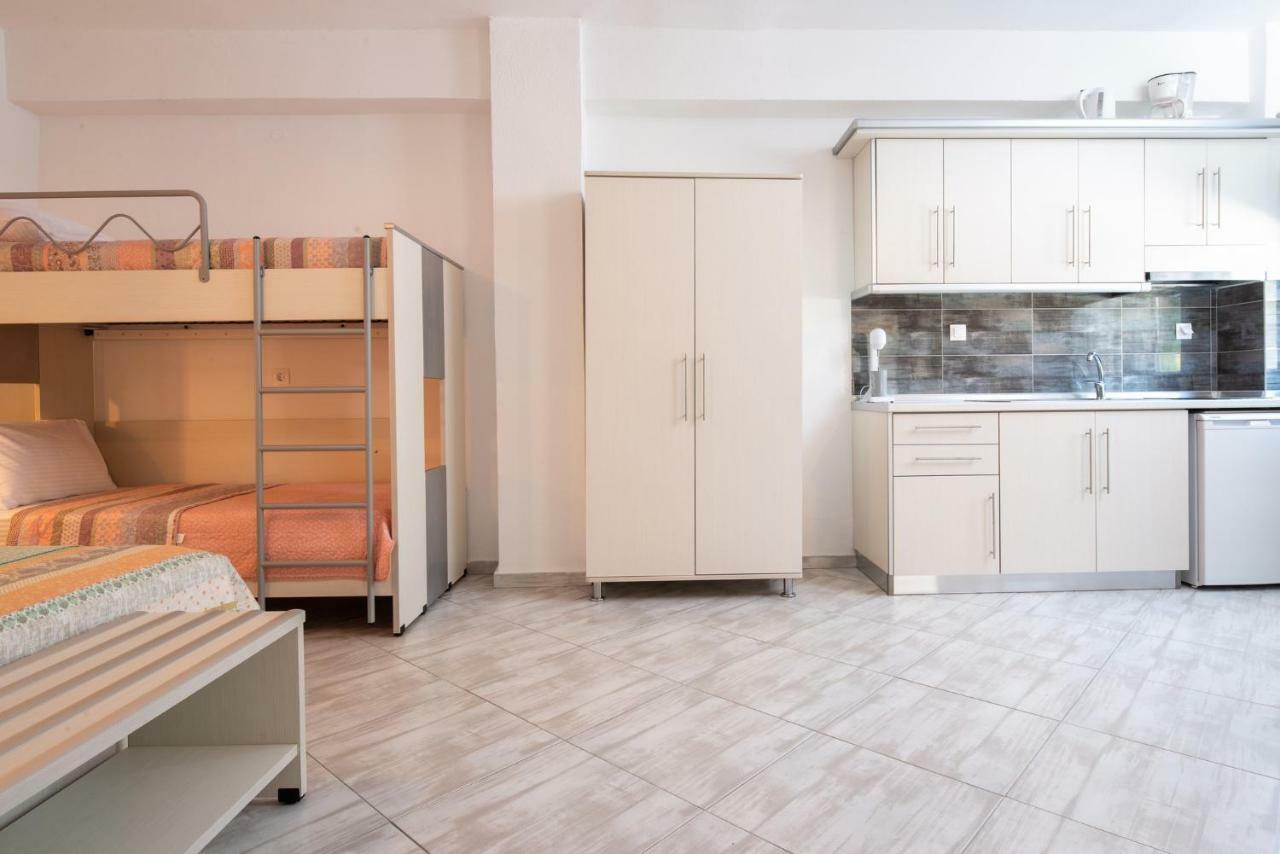 Nikola'S Apartments Торони Екстериор снимка