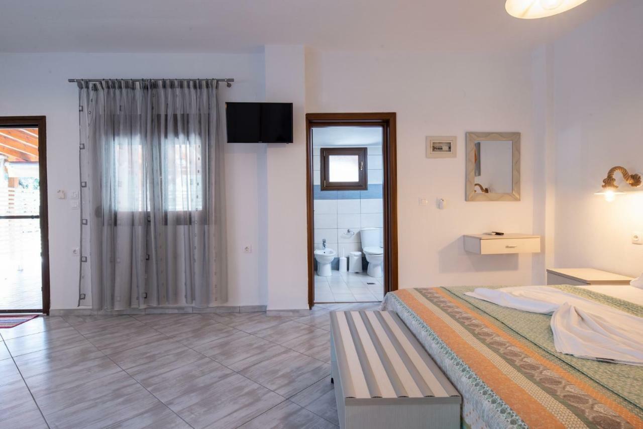Nikola'S Apartments Торони Екстериор снимка