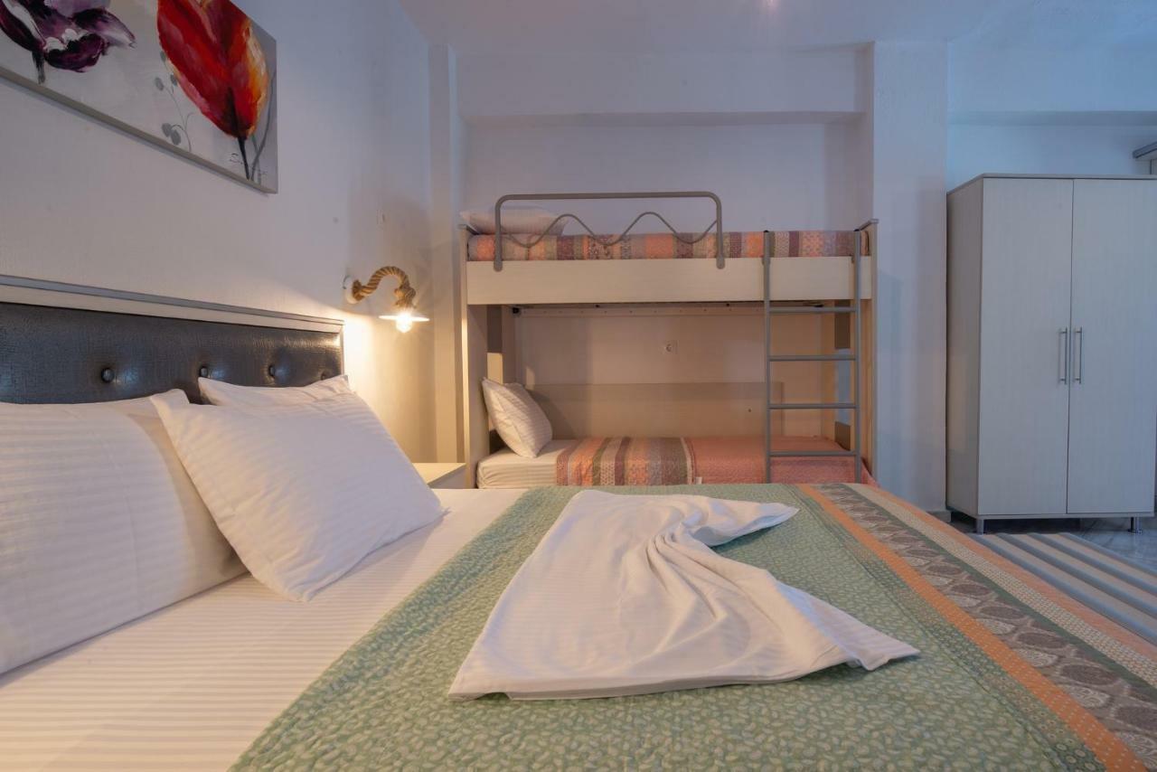 Nikola'S Apartments Торони Екстериор снимка