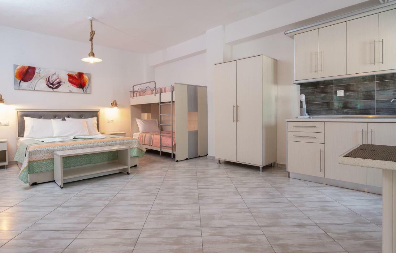 Nikola'S Apartments Торони Екстериор снимка